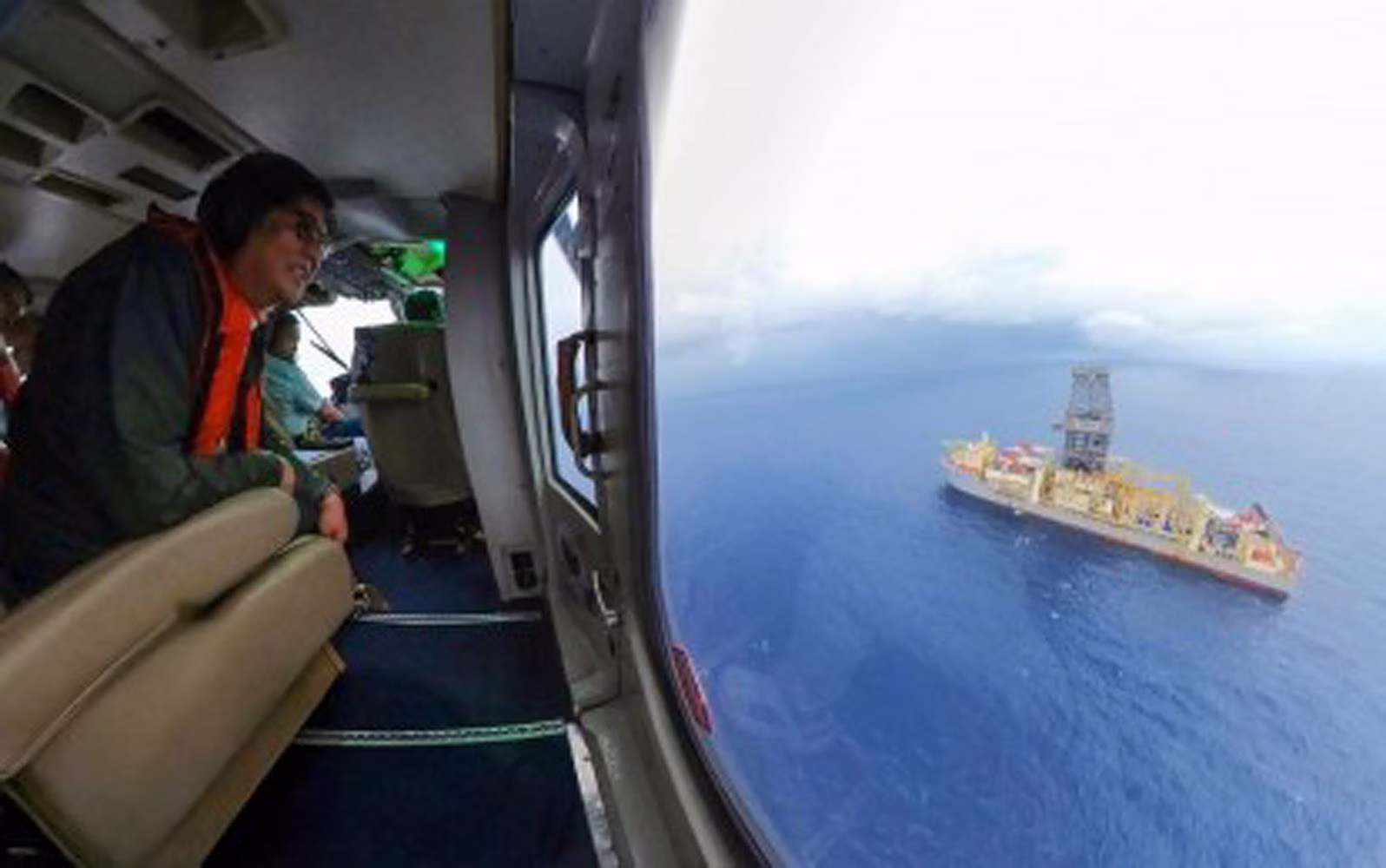 昨年７月にマランパヤ天然ガス探査事業を視察するマルコス大統領