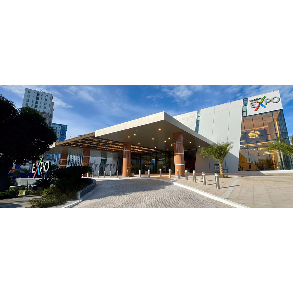 マクタンエキスポの玄関風景