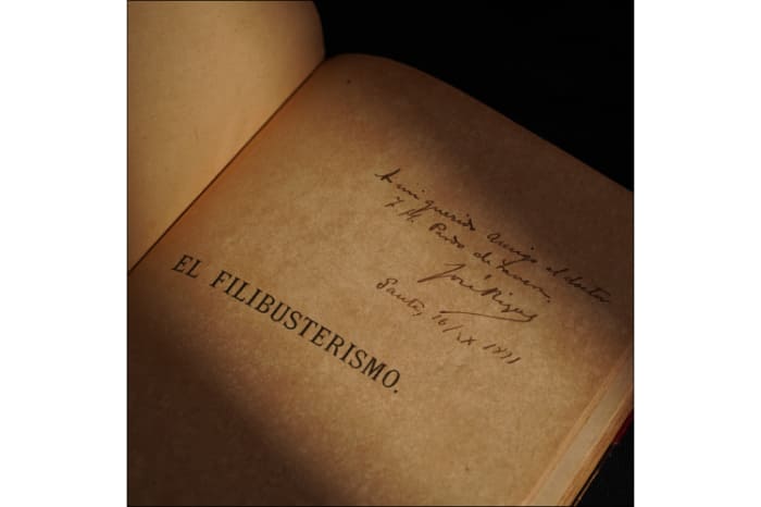 オークションにかけられたホセ・リサールの小説「エル・フィリブステリスモ」