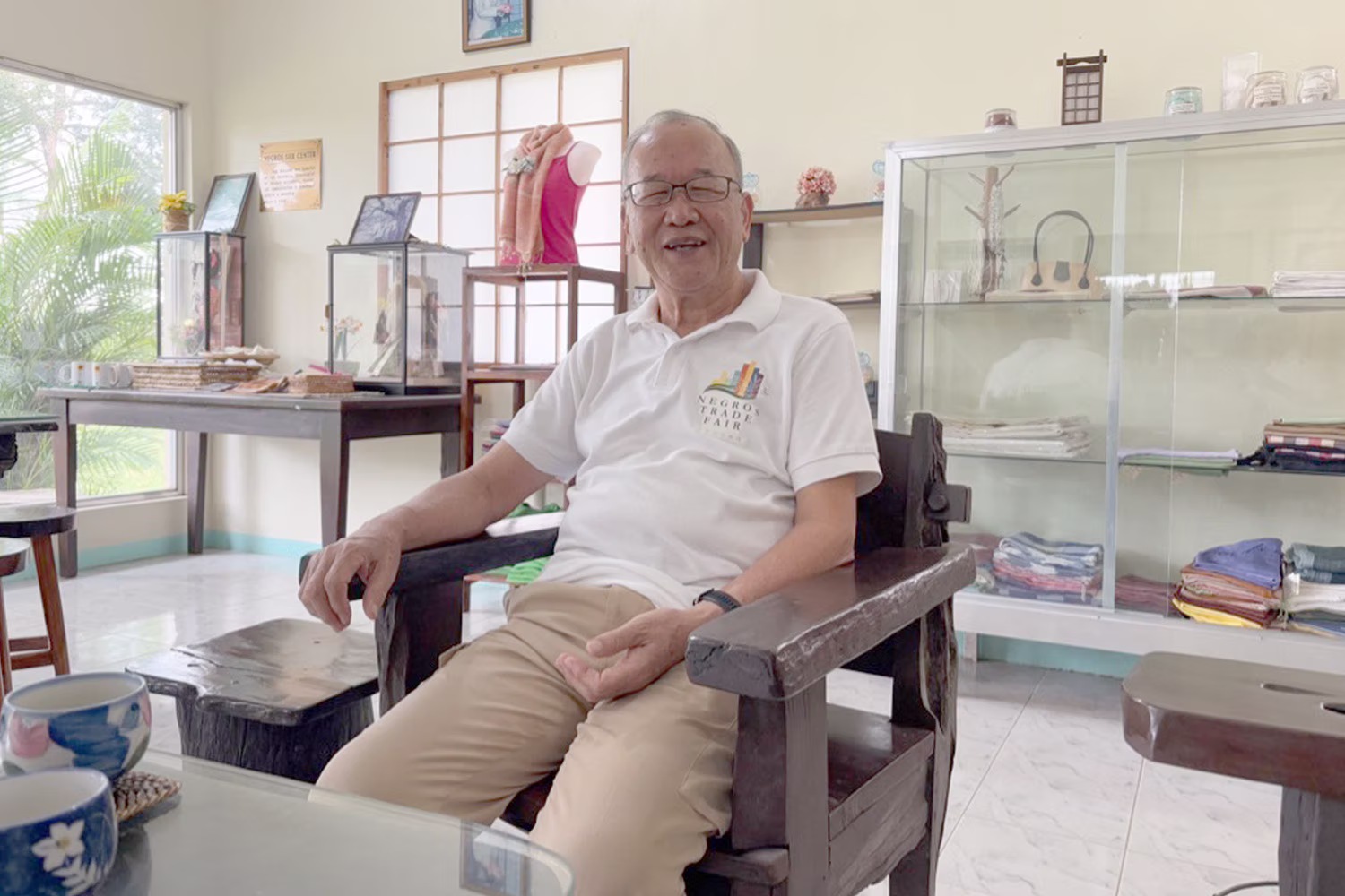 養蚕研修センターの渡辺重美所長