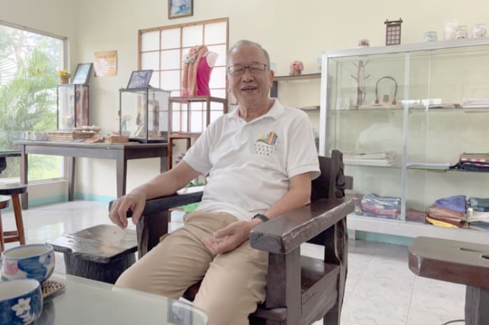 養蚕研修センターの渡辺重美所長