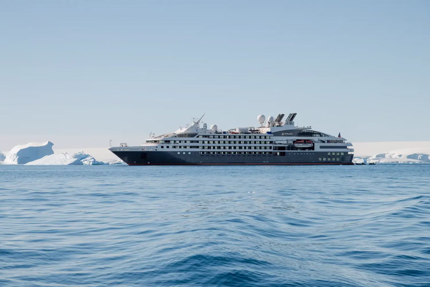 ポナン社の豪華クルーズ船「ロストラル」