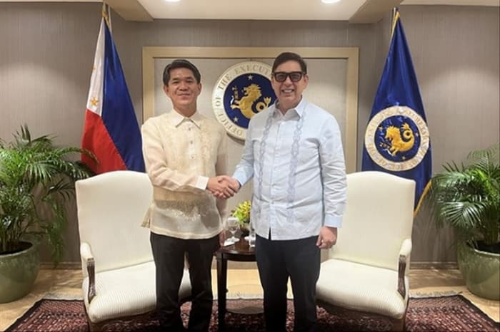 レクト官房長官を表敬訪問した遠藤大使