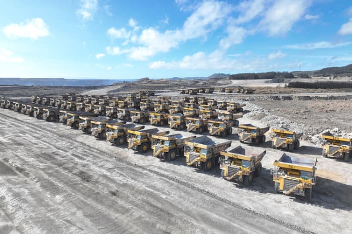 セミララ炭鉱の様子