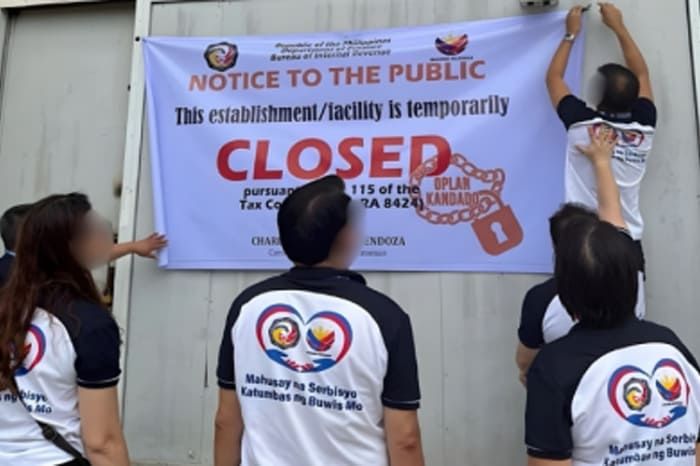 業務停止命令を執行するＢＩＲ職員ら