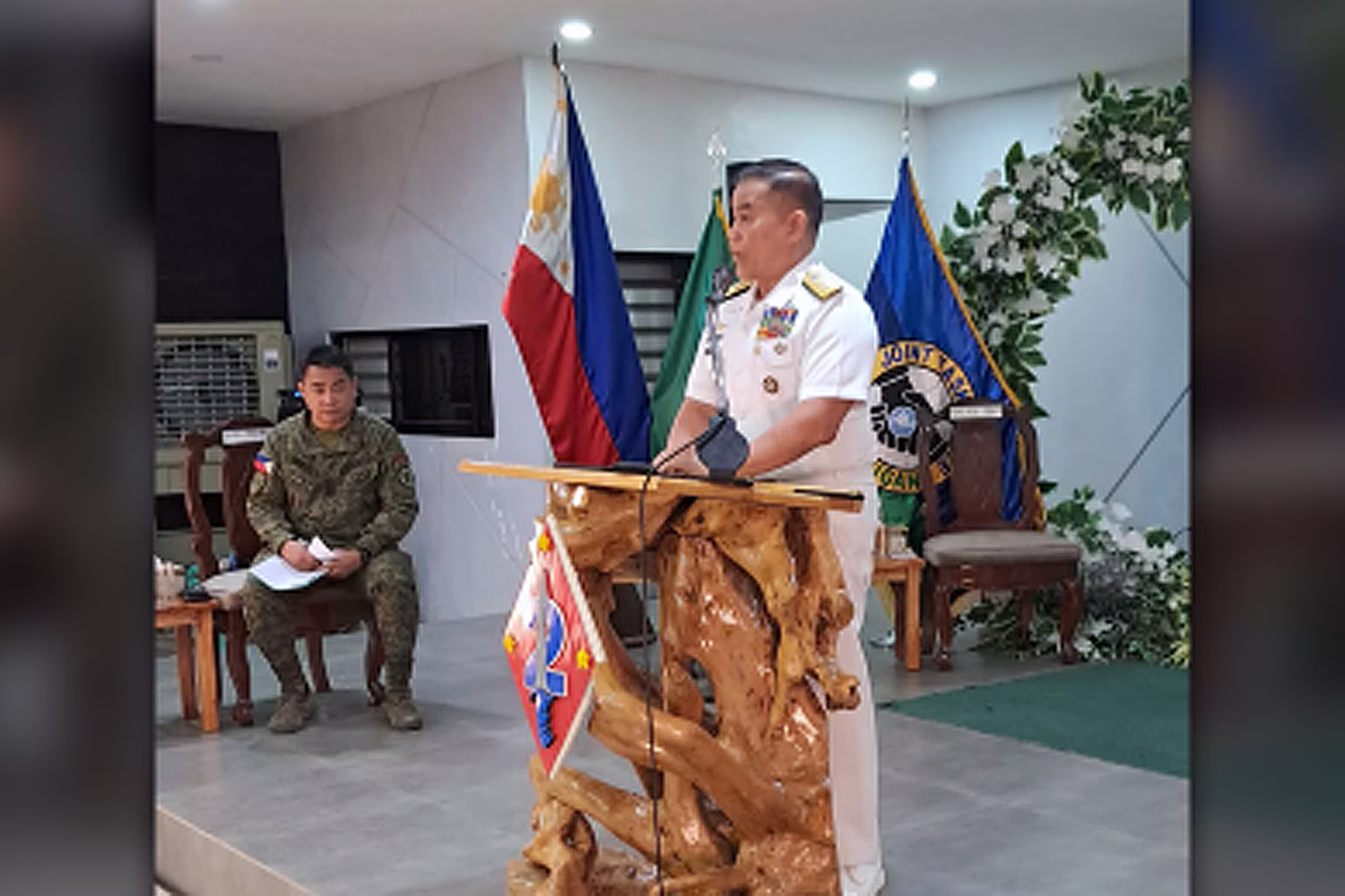 トリニダード西フィリピン海担当広報官