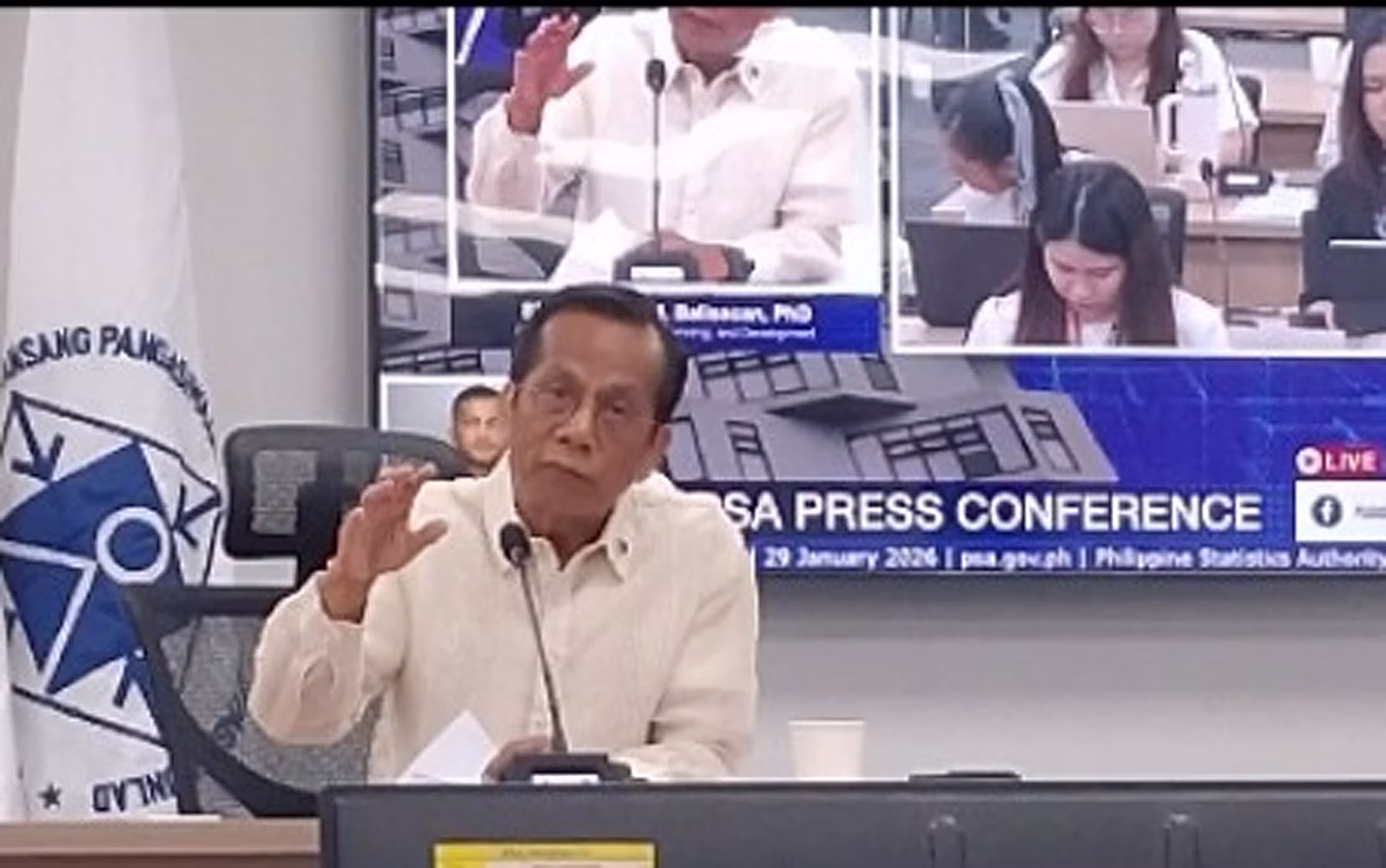 経済企画開発省のバリサカン大臣