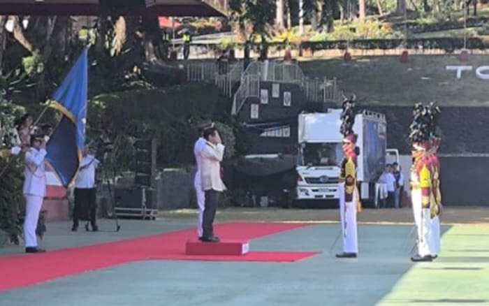 国家警察士官学校の卒業式に出席したマルコス大統領