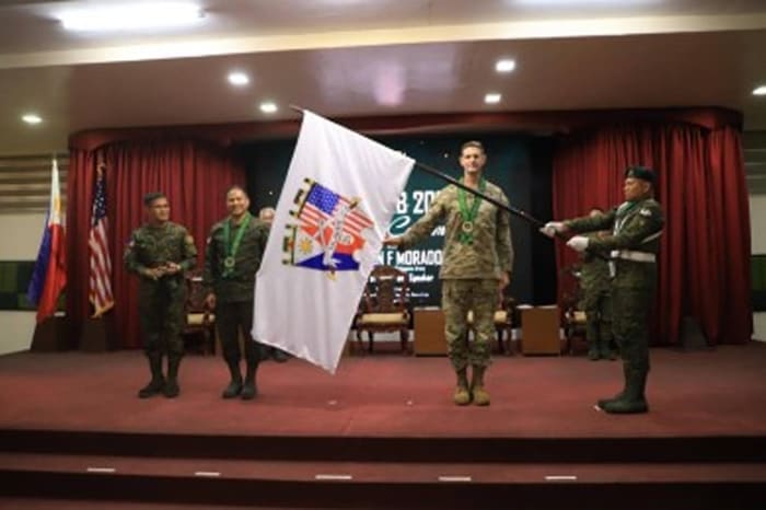 ヌエバエシハ州マグサイサイ基地での「サラクニブ」開始式