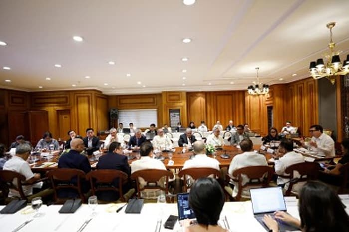 ６日に開かれた政府と主要民間経済団体とのハイレベル会合