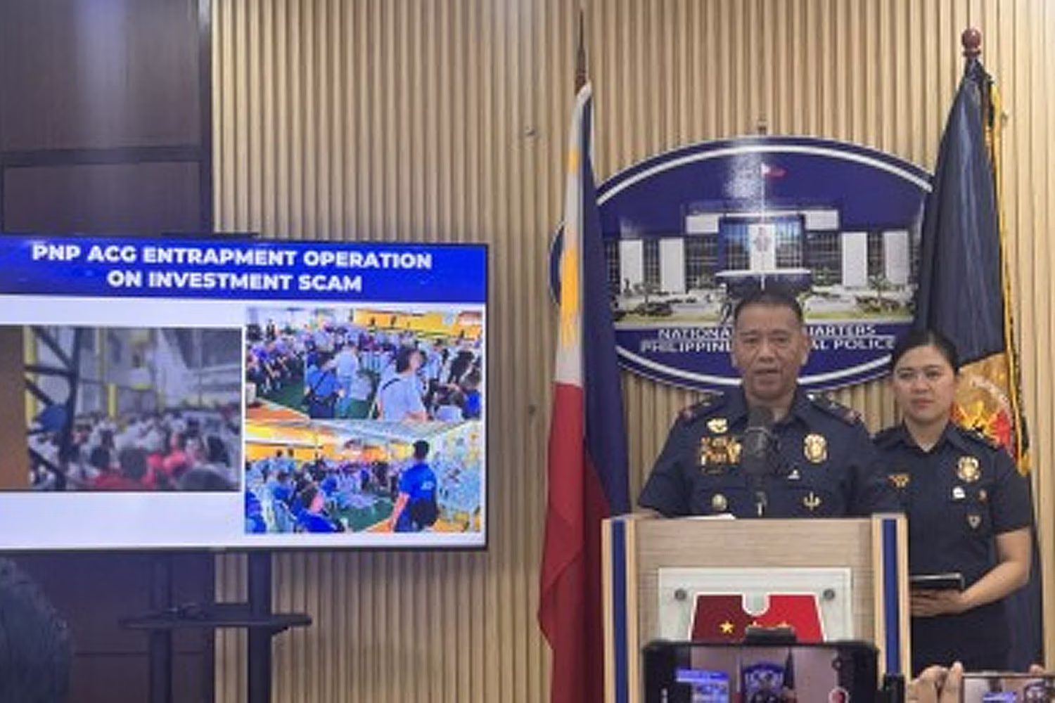 新興宗教団体「ロイヤル・キングダム・オブ・マハルリカ」の摘発を発表するＰＮＰ－ＡＣＧ