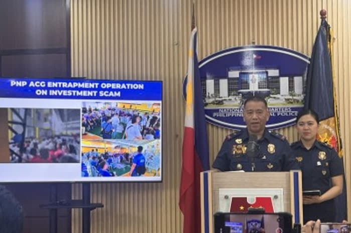 新興宗教団体「ロイヤル・キングダム・オブ・マハルリカ」の摘発を発表するＰＮＰ－ＡＣＧ