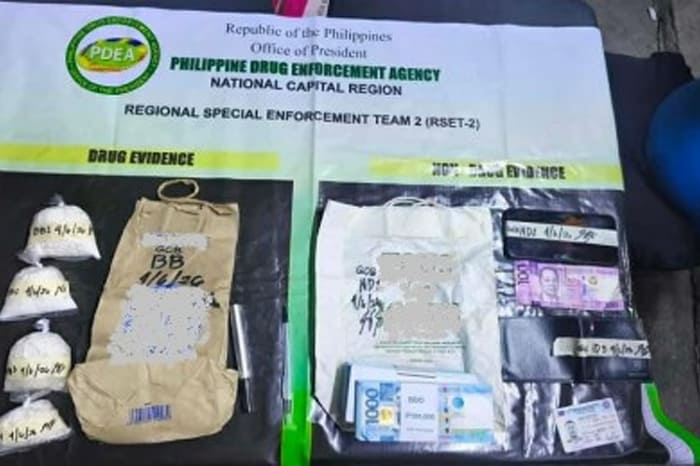 タギッグ市マハルリカビレッジでのおとり捜査で押収した覚醒剤