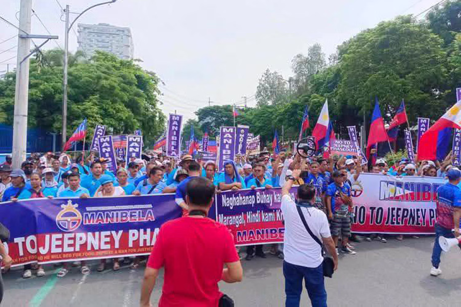 マニベラの抗議集会の様子