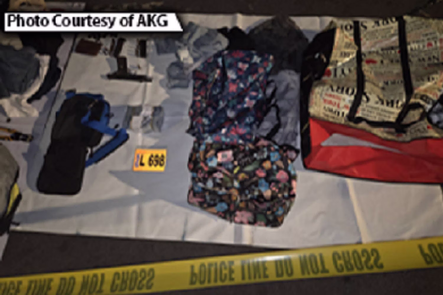 誘拐被害者の救出現場から押収された銃器など