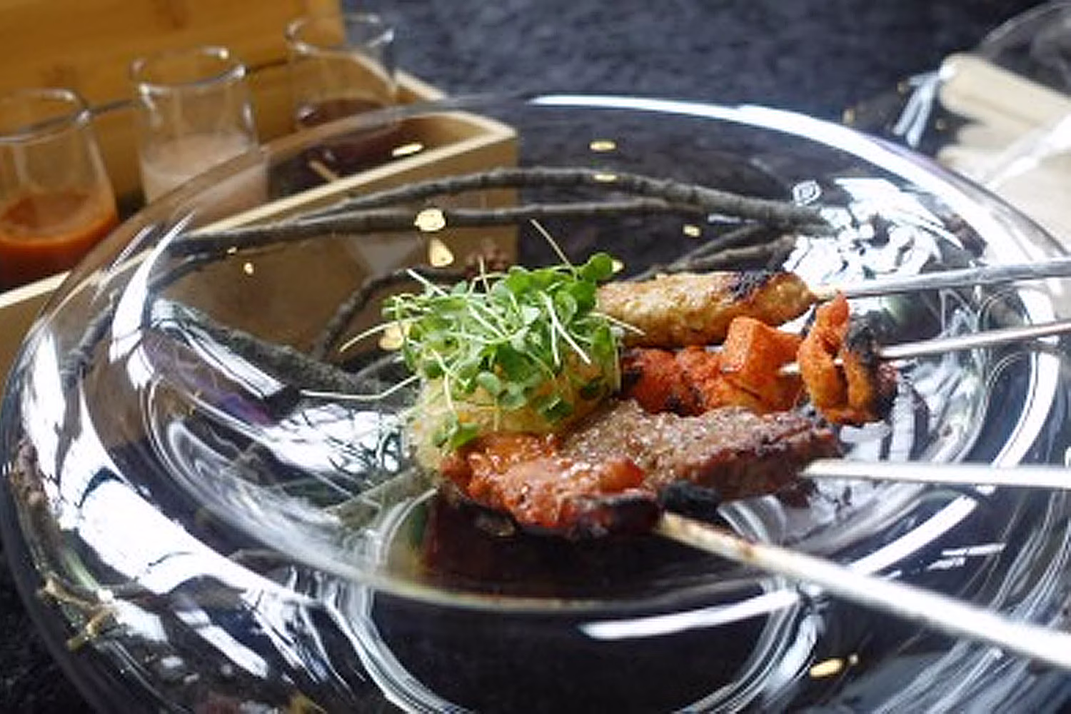 カナダの料理コンテストで審査員特別賞を受賞した比大使館チームの作品