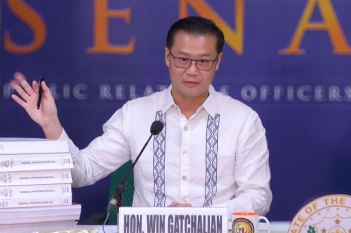 ガチャリアン上院議員