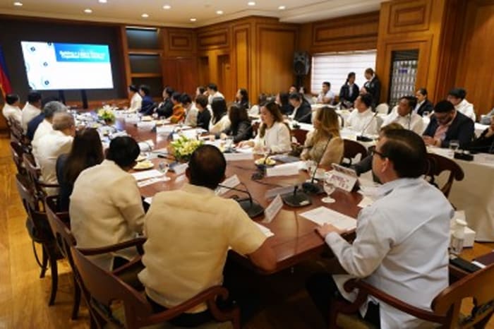 ＰＯＧＯ禁止措置を確実に遂行するための統一運用手続署名式に出席した関係機関代表者ら