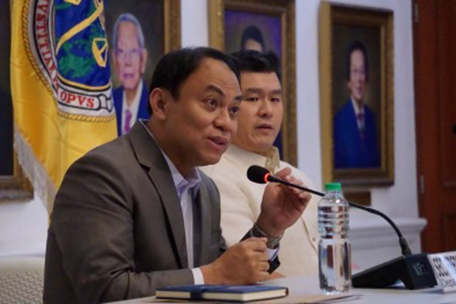 コー元下院議員送還について記者会見するビダ司法相