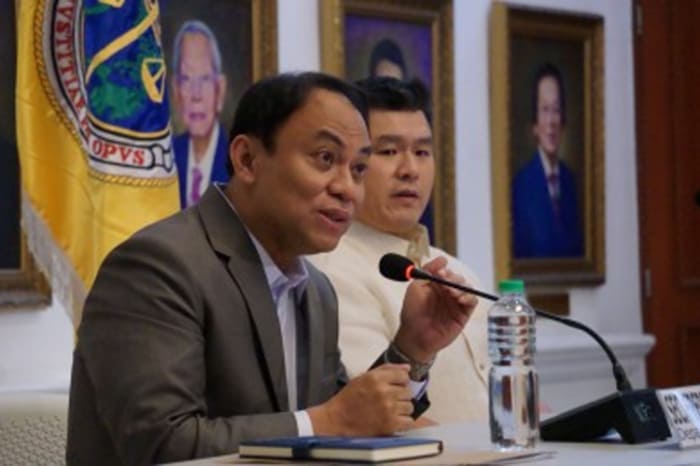 コー元下院議員送還について記者会見するビダ司法相