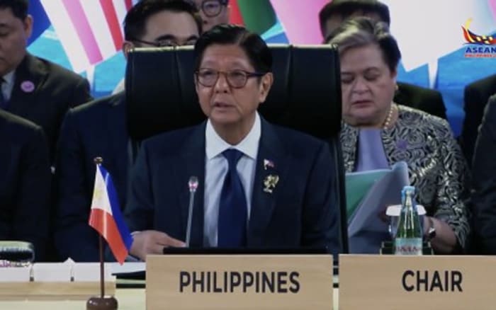 ＡＳＥＡＮ首脳会議全体会合に出席したマルコス大統領