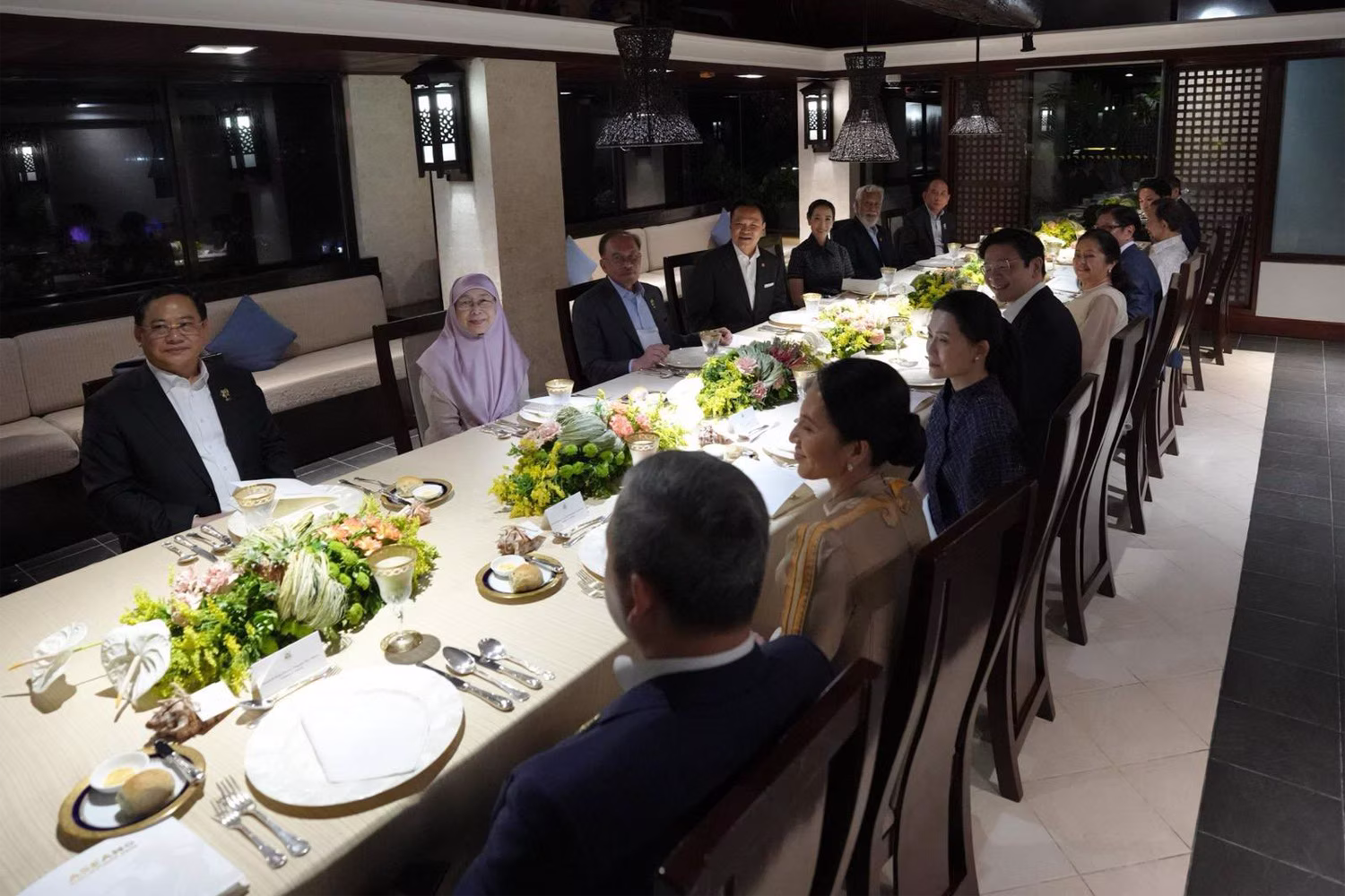 マルコス大統領はシャングリ・ラ・マクタンで東南アジア諸国の首脳らを招いて夕食会を主催した