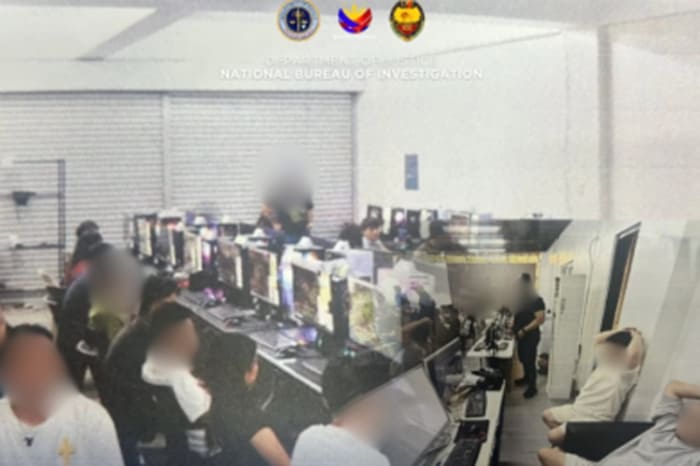 当局が摘発したゲームファーム現場
