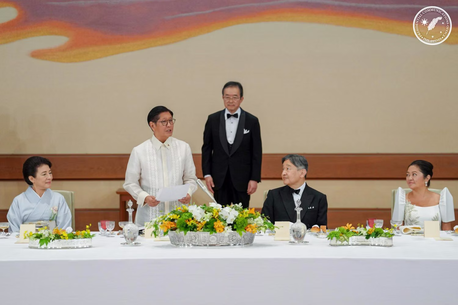 宮中晩餐会でのマルコス大統領と天皇皇后両陛下