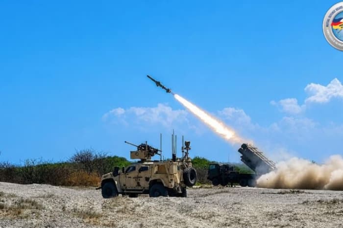 軍事演習で実弾発射する日本の88式地対艦ミサイル