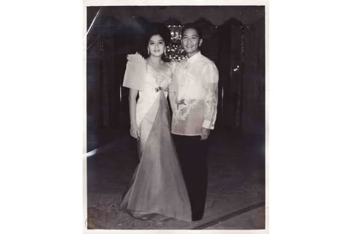 若かりしころのマルコス元大統領夫妻