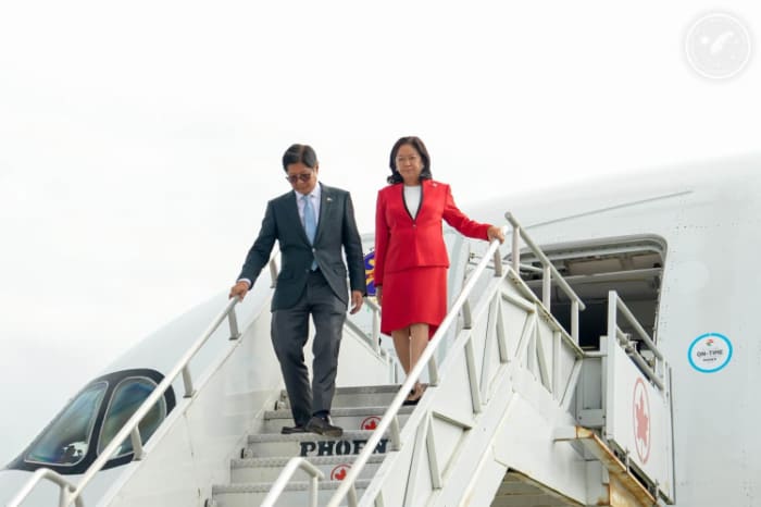 カナダに到着したマルコス大統領夫妻