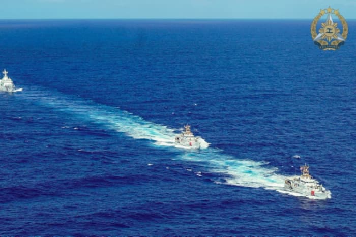 西比海で訓練を実施する比と米国の沿岸警備隊船舶