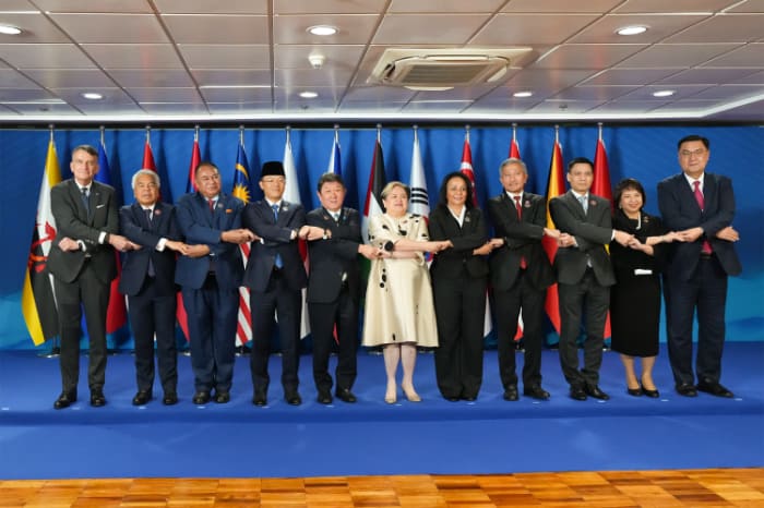 「第5回東アジアパレスチナ支援会合」に参加した各国外相ら