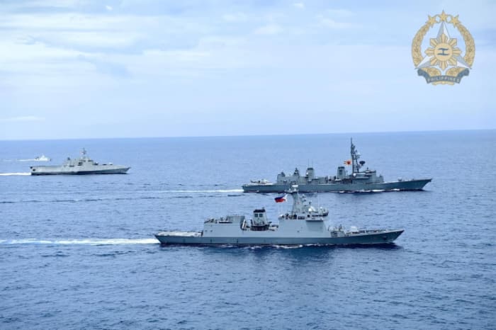 第17回多国間洋上協力活動に参加した比日米の艦船