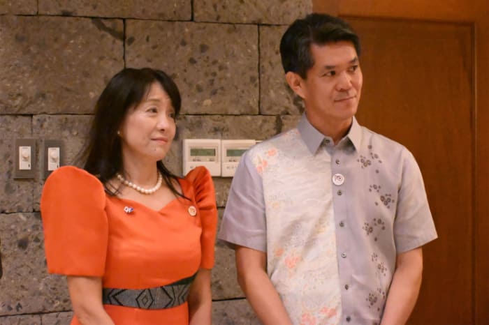離任レセプションでの遠藤大使夫妻