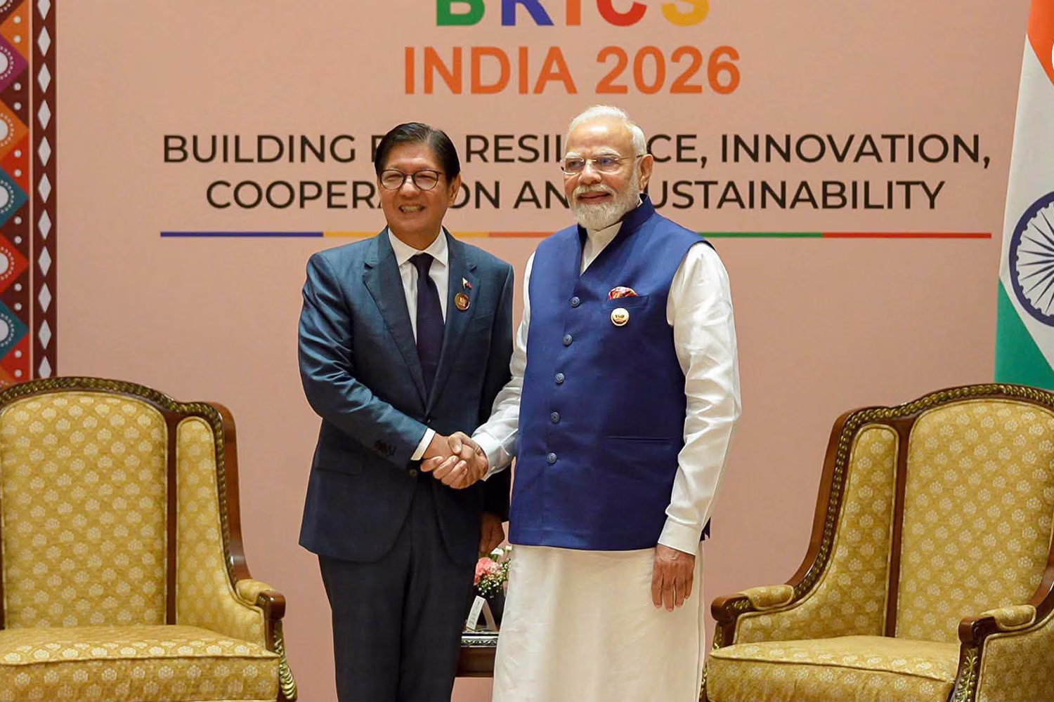 インドのモディ首相（右）とマルコス大統領