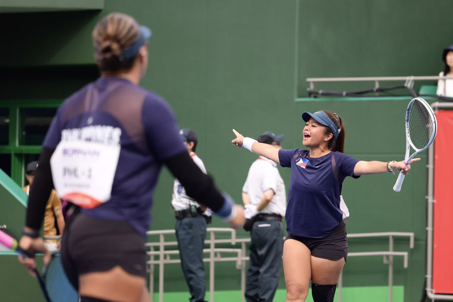 比女子ソフトテニスチームキャプテンのビエン・ゾレタ選手