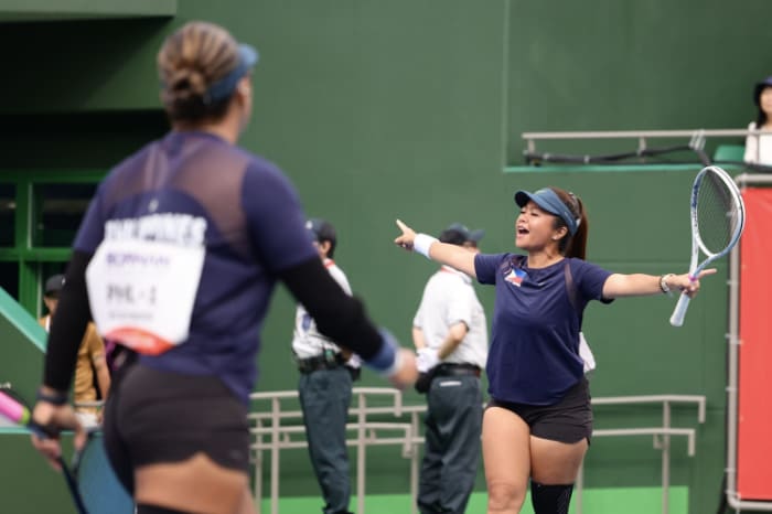 比女子ソフトテニスチームキャプテンのビエン・ゾレタ選手