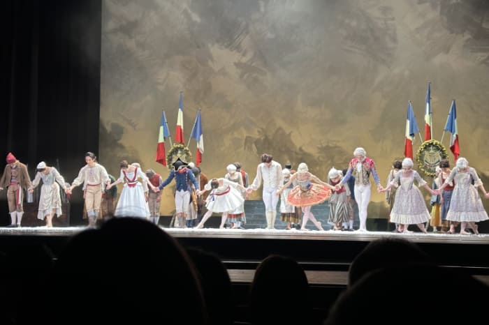 The K-Ballet Tokyo bow before the audience after their shows on Saturday night. Robina Asido/PHS