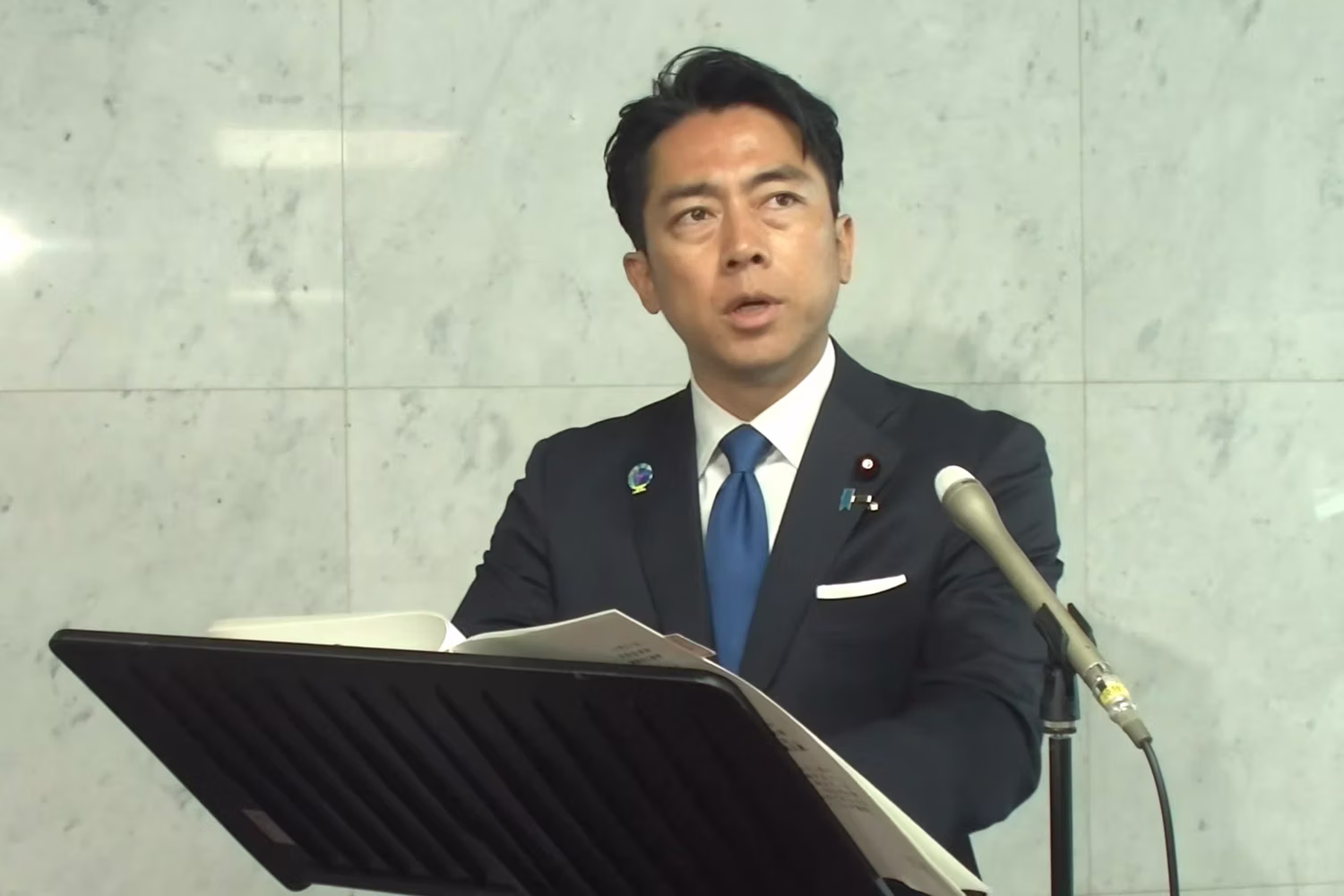 小泉防衛相